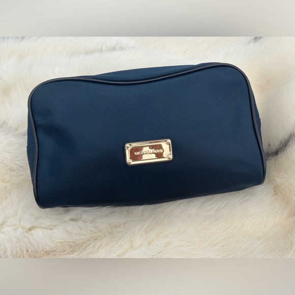 NEW Michael Kors Men's Toiletry Holder Travel Case In Navy Blue -LIMITED EDITION - Picture 1 of 10